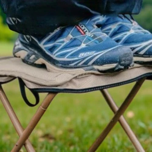 الكرسي المحمول خفيف فالهزة صحيح فالجلسة ويهنيهم من عذاب الوقوف